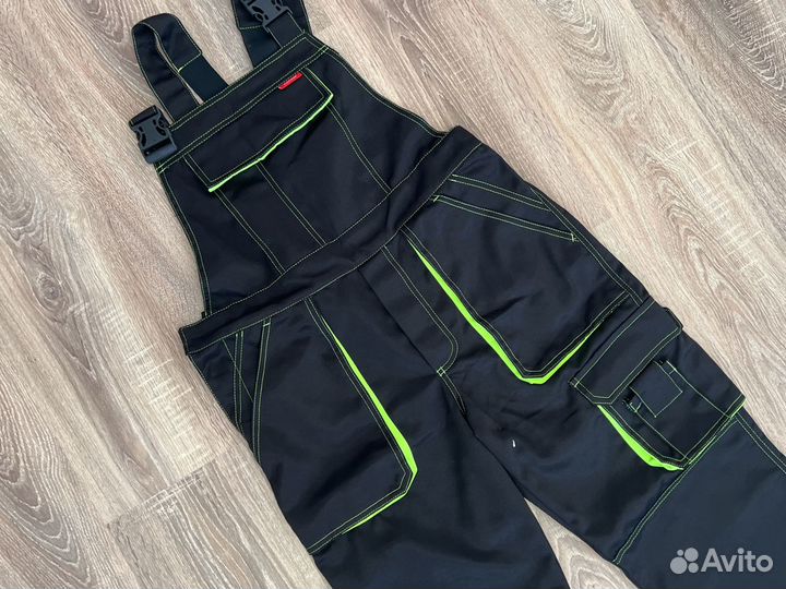 Полукомбинезон черный. Спецодежда