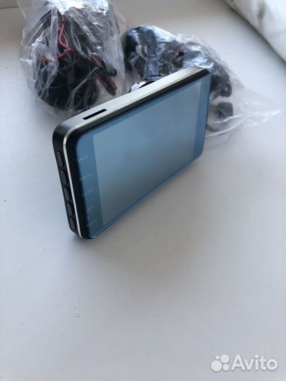 Автомобильный регистратор с камерой заднего вида