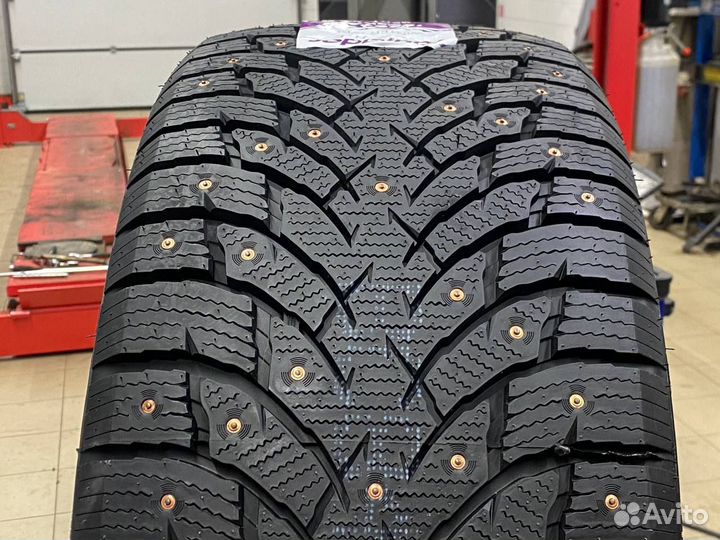 Tourador Winter Pro TSV1 285/40 R22 и 325/35 R22 T