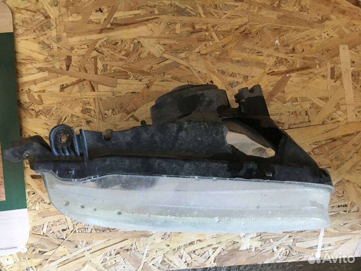 Фара Nissan sunny