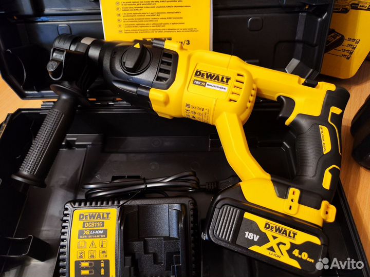 Перфоратор DeWalt DCH133M2