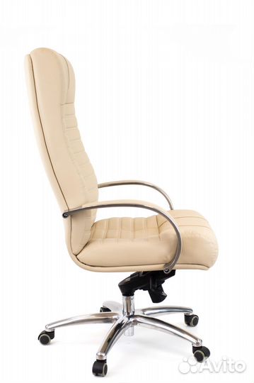 Офисное кресло