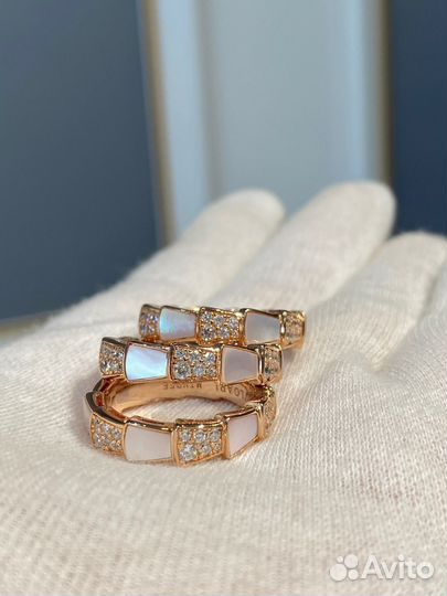 Золотое кольцо Bvlgari