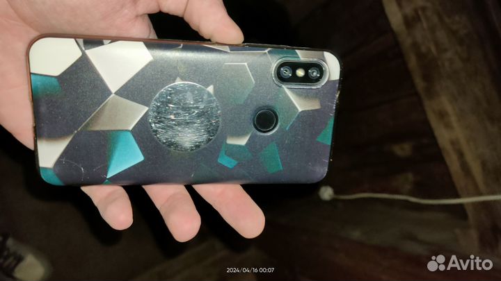 Xiaomi Mi A2 Lite Android One, 3/32 ГБ