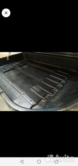 Бокс на крышу автомобиля