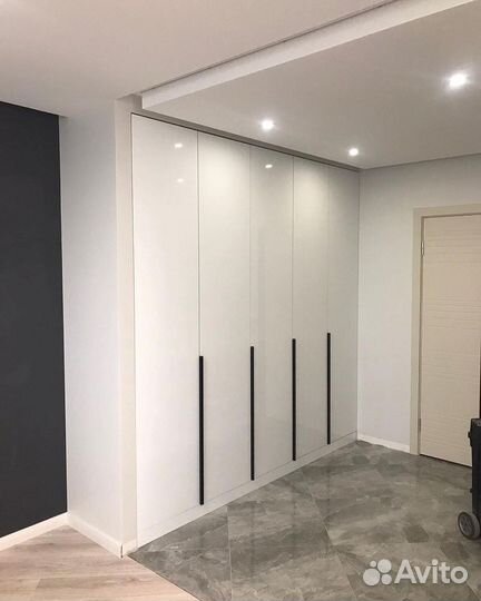 Шкаф распашной