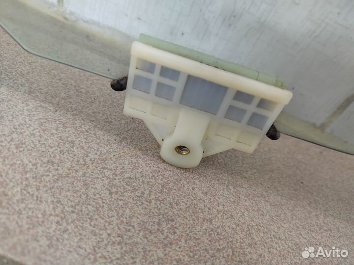 Стекло заднее левое Hyundai Sonata DN8