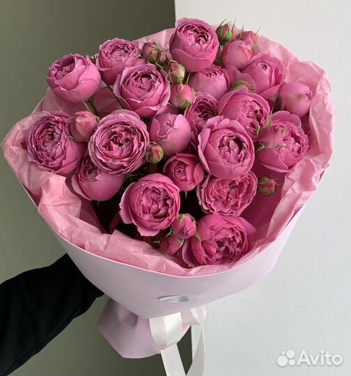 Букет из пионовидных кустовых роз для любимой