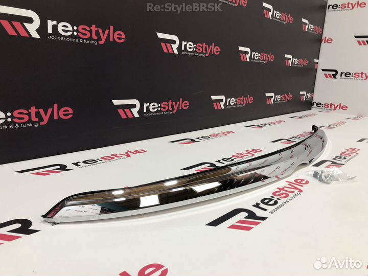 Молдинг капота Toyota Camry 55 2014-2017