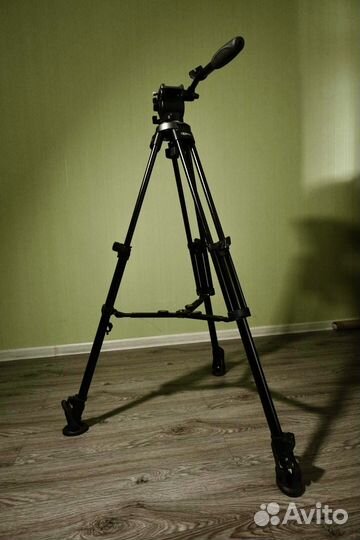 Штатив для фотоаппарата