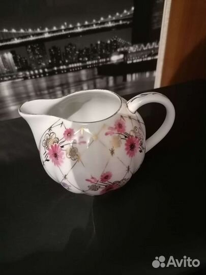 Фарфоровые Сливочники лфз и др