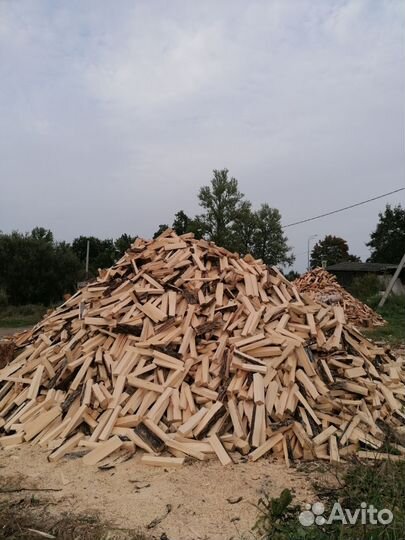 Дрова колотые смесь береза, осина. песок, земля