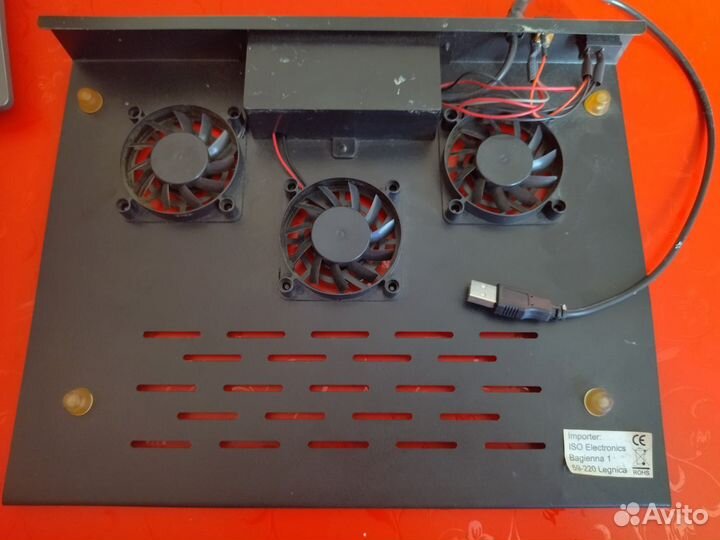 Охладитель для ноутбука с вентиляторами (кулер)