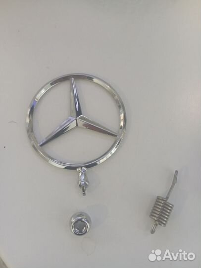 Эмблема mercedes на капот