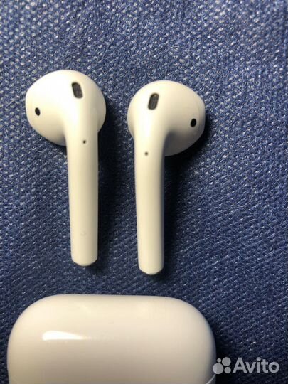 Беспроводные наушники apple airpods А2031 бу