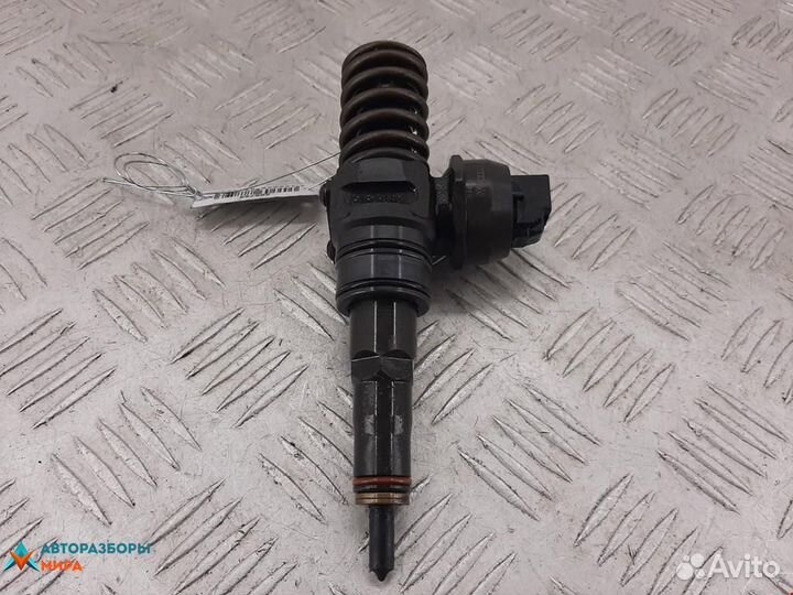 Форсунка Volkswagen Passat B6 2007 038130073AG