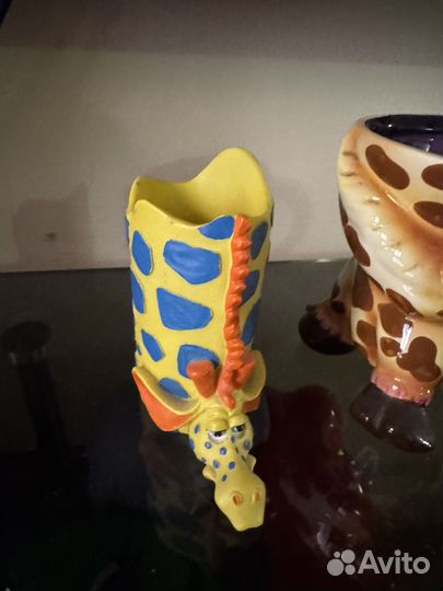 Сувениры жираф, чащка и подставка под ручки