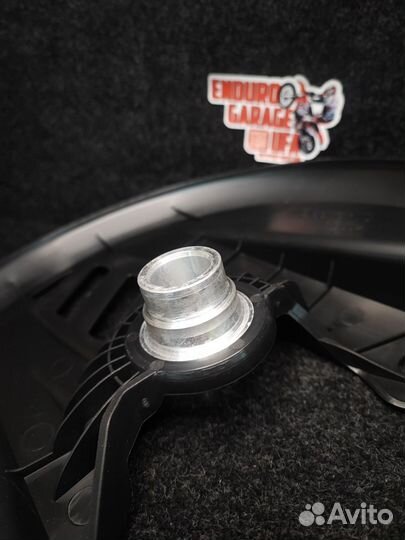 Защита пластиковая переднего тормозного диска