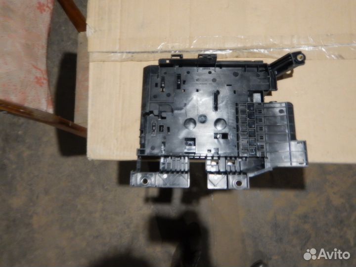 Блок предохранителей Volkswagen Touareg NF