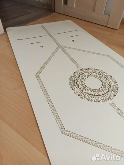 Коврик для йоги и фитнеса