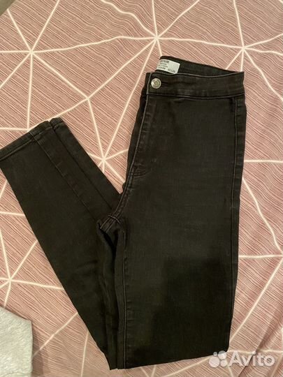 Джинсы bershka 26р