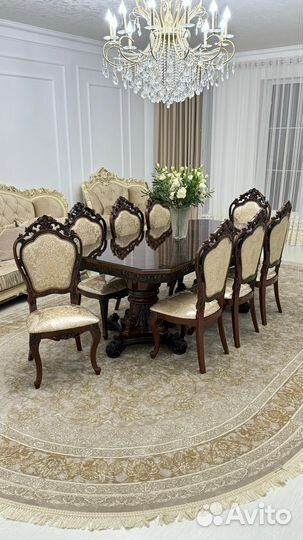 Столы и стулья