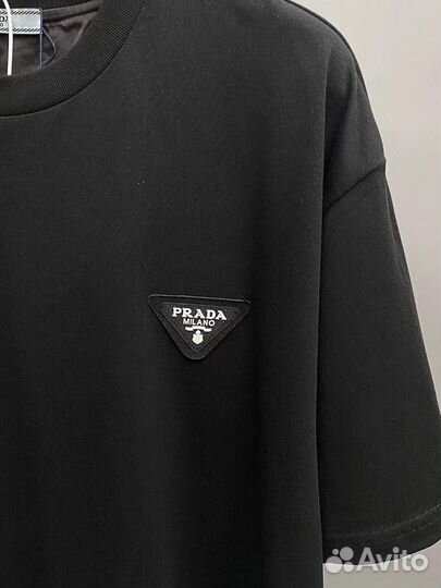 Футболка prada