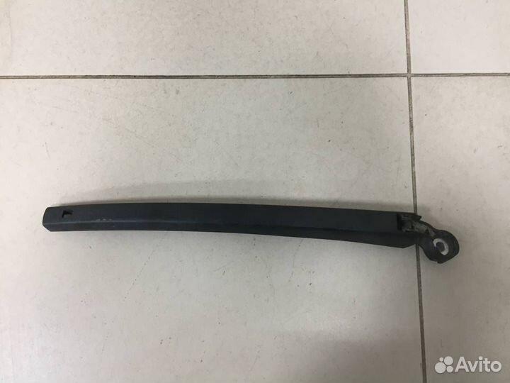 Поводок стеклоочистителя задний Skoda Rapid 2012-2