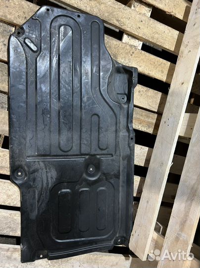 Защита днища задняя левая Mercedes w211