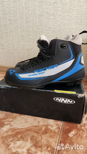 Продам лыжные ботинки