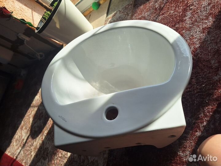 Раковина с полупьедесталом