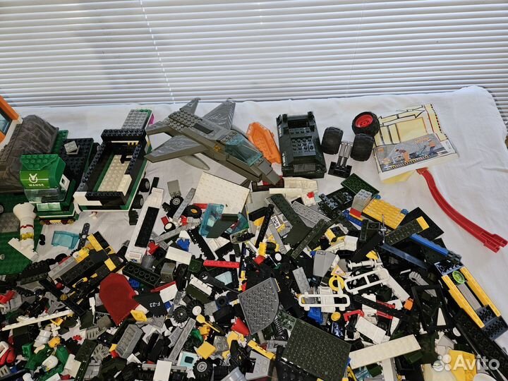 Lego россыпью вес 4,3 кг