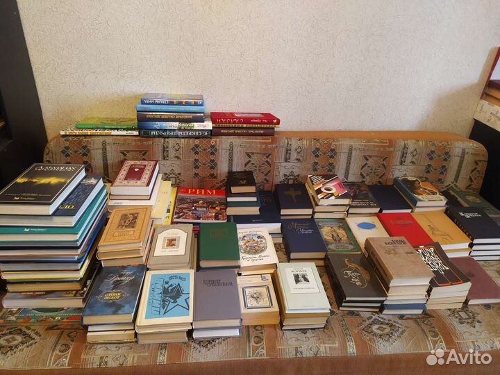 Много разных книг