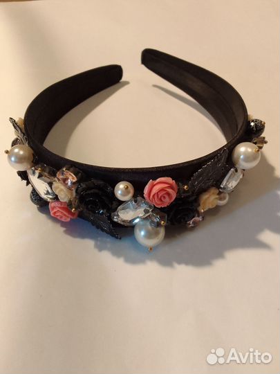 Ободок атласный Роза с бусинами и стеклярусом