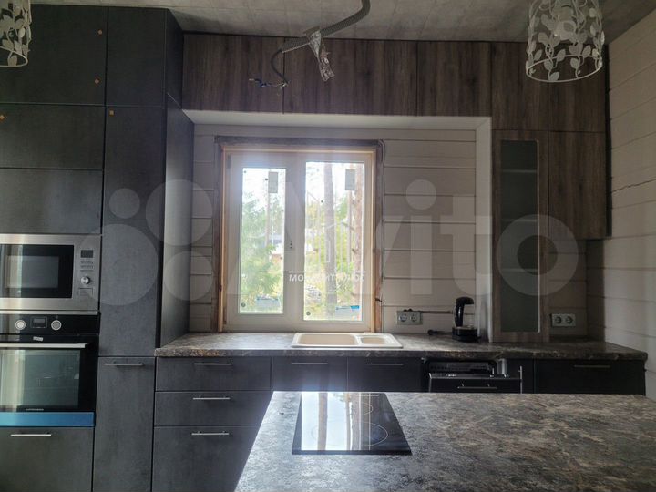 Коттедж 200 м² на участке 18 сот.