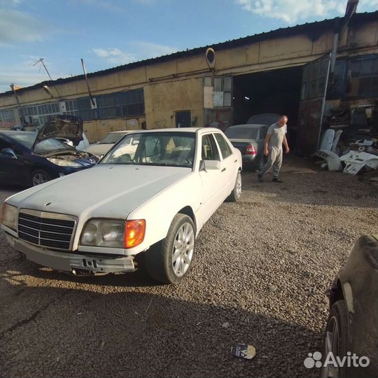 Mercedes-Benz E-класс 4.2 AT, 1993, 180 000 км