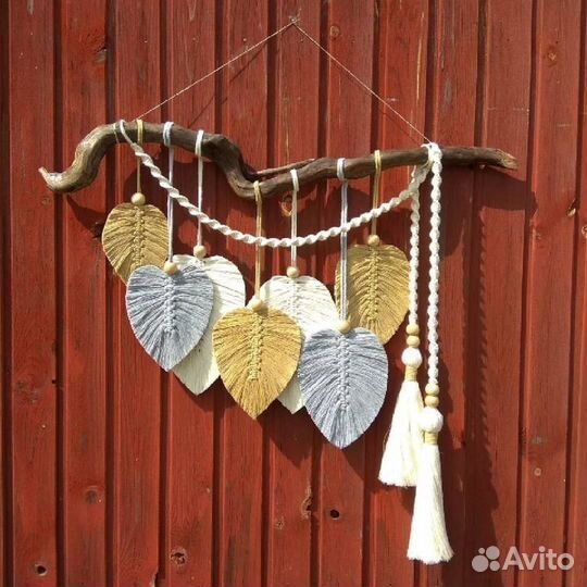 Панно из листьев