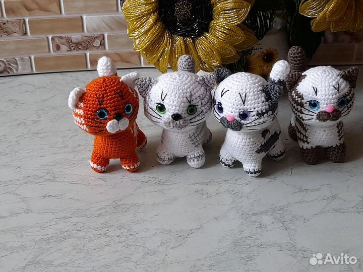 Котик с поворотной головой 10-12см пряжа акрил