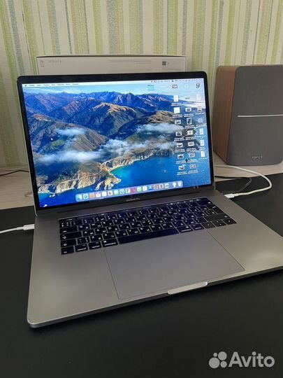 Apple MacBook Pro 15 2016 i7 256 gb