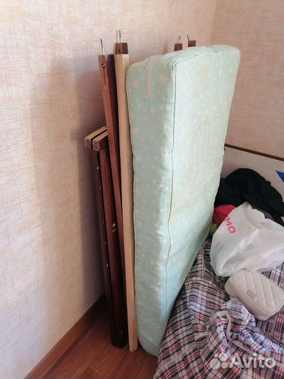 Детская кроватка с матрасом и бортиками