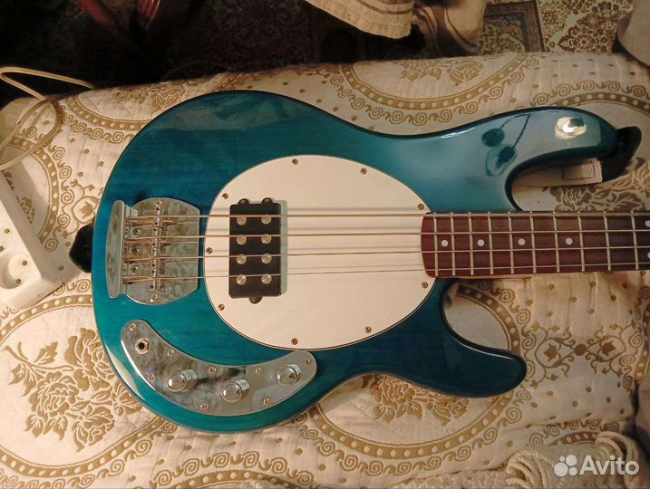 Бас гитара Music Man StingRay от RussTone