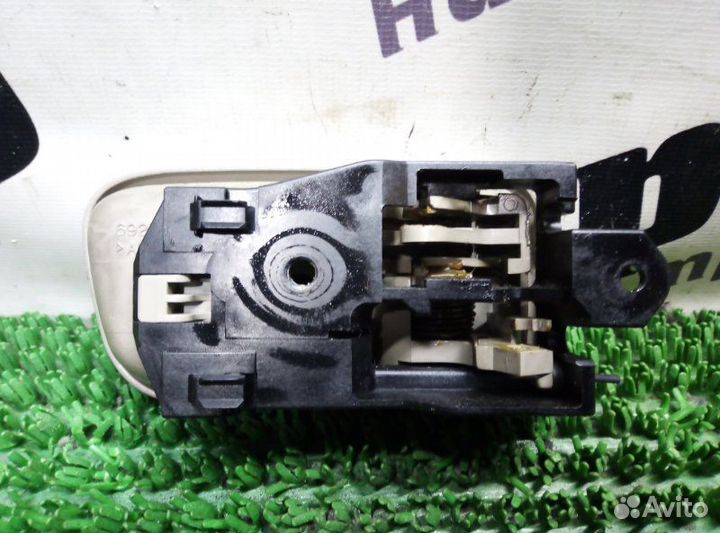 Ручка двери внутренняя передняя левая Toyota