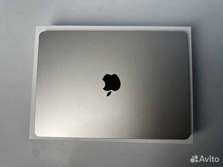 MacBook Air 13 2022 M2 512Gb StarLight, идеал