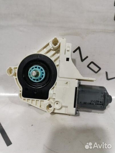 Моторчик стеклоподъемника задний правый Audi A4