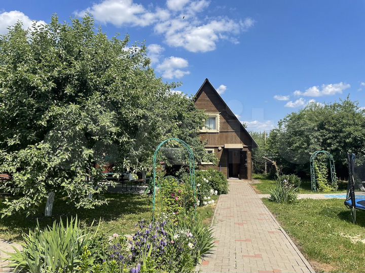 Коттедж 263 м² на участке 12 сот.