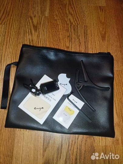 Акустическая гитара