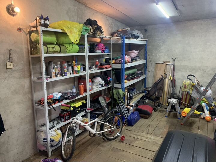 Гараж, > 30 м²