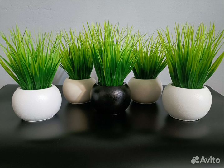 Искусственная зелень в кашпо
