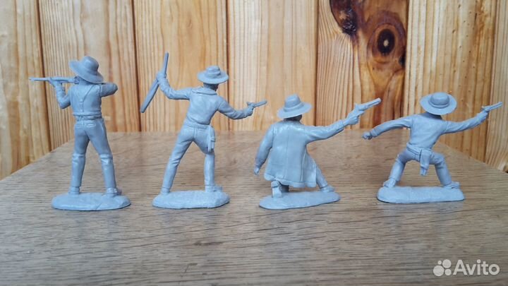 Ковбои и герои Дикого Запада.8 фигур tssd США 2012