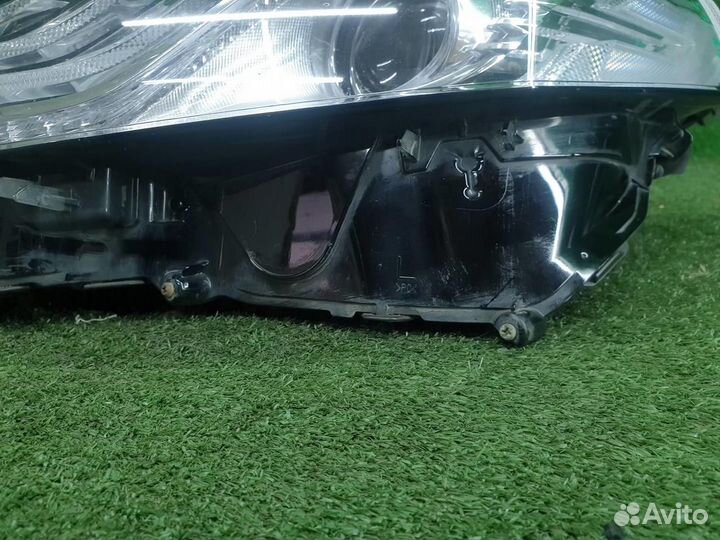 Фара левая Toyota Camry